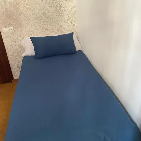 Homestay Single In Shared Marbella